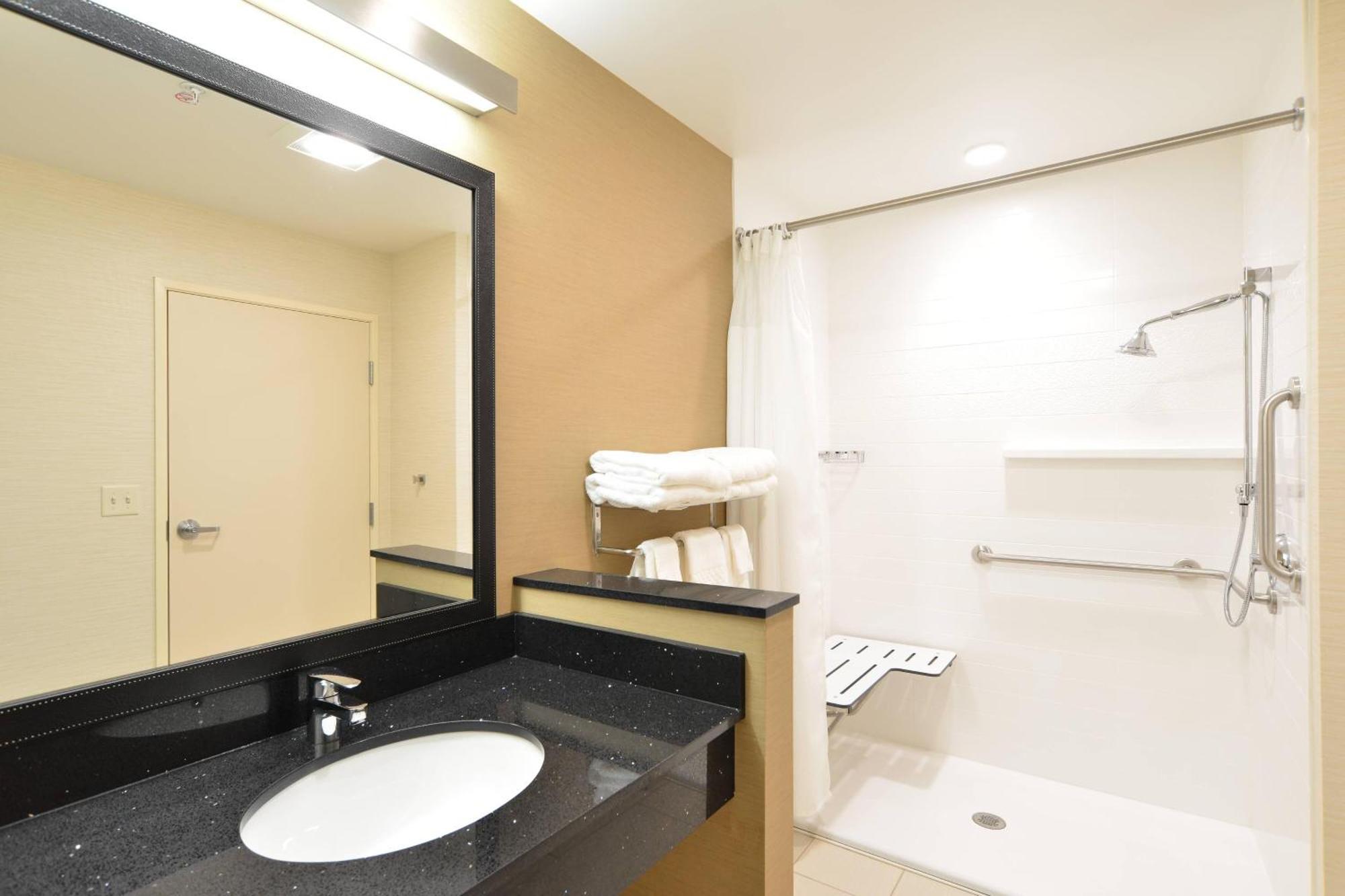 Fairfield Inn & Suites By Marriott Eau Claire/Chippewa Falls Zewnętrze zdjęcie